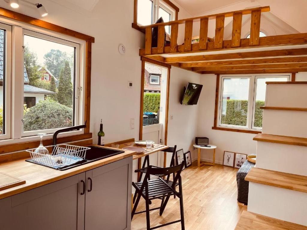 Tiny House Fleesensee Mit Eigenem Garten Und Nur Wenige Meter Vom Seeufer Goehren-Lebbin Exterior photo